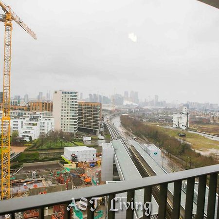 Pontoon Dock Key Workers Apartment London Eksteriør billede